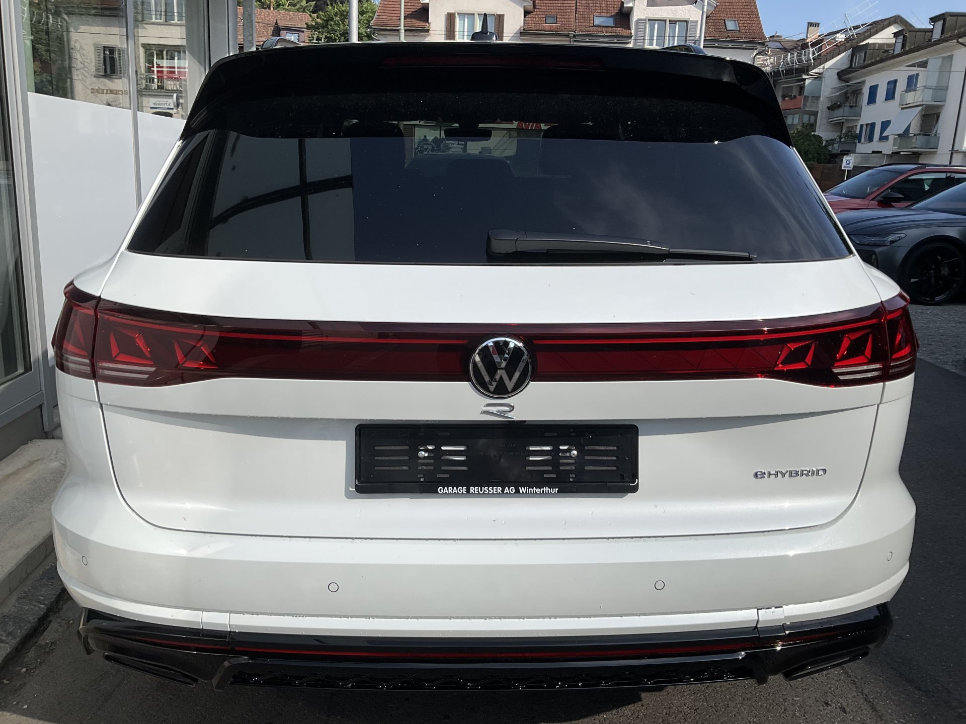 VW TOUAREG 3.0 TSI eHYBRID 462 PS 4MOTION R *** VOLLAUSSTATTUNG & 5 JAHRE VW WERSGARANTIE ***-image-4