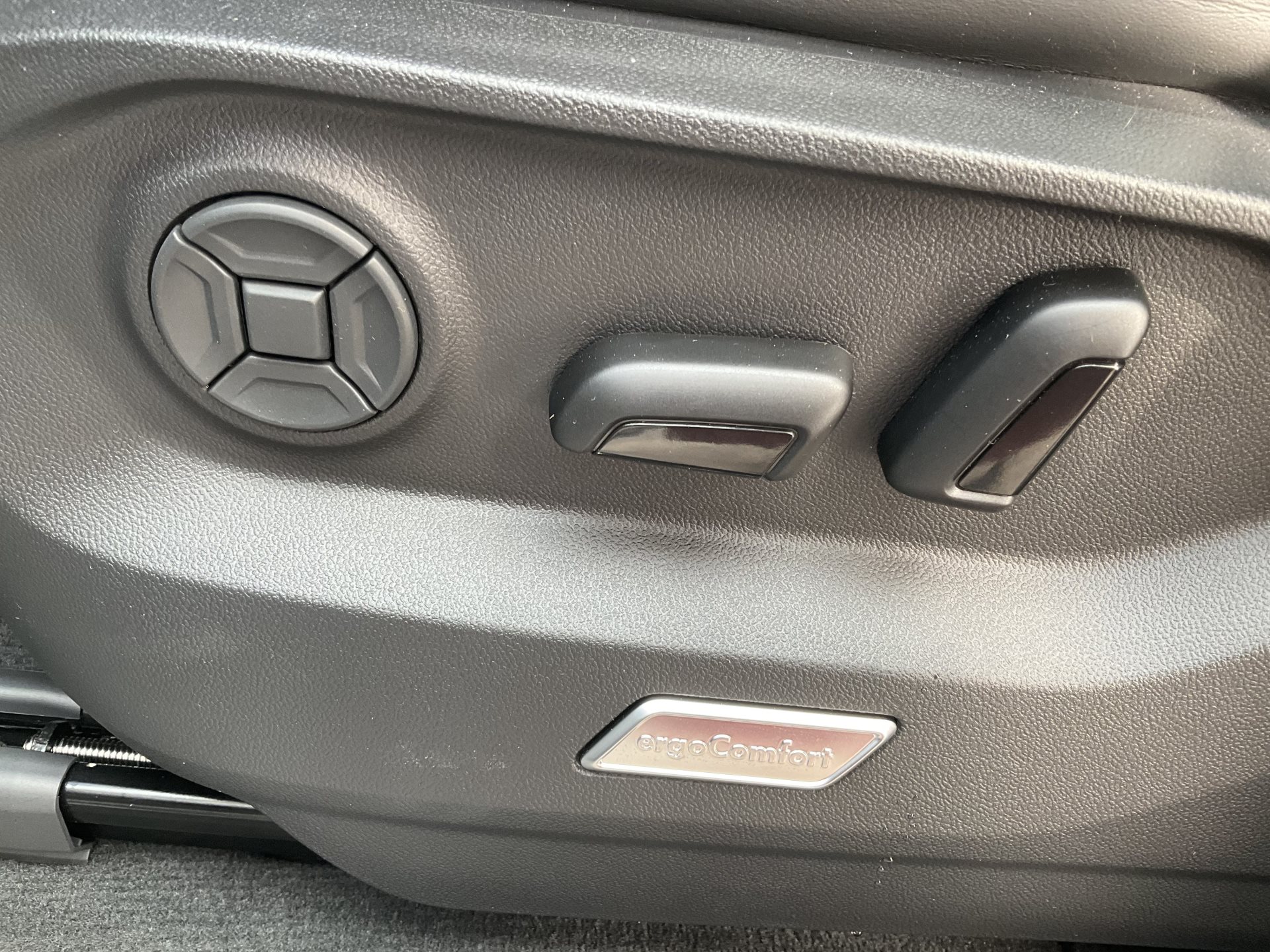 VW TOUAREG 3.0 TSI eHYBRID 462 PS 4MOTION R *** VOLLAUSSTATTUNG & 5 JAHRE VW WERSGARANTIE ***-image-27