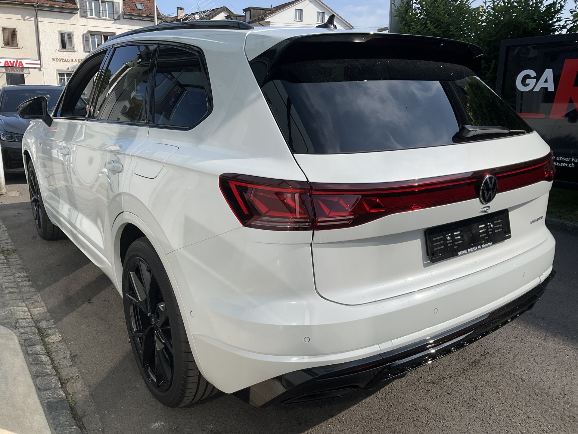 VW TOUAREG 3.0 TSI eHYBRID 462 PS 4MOTION R *** VOLLAUSSTATTUNG & 5 JAHRE VW WERSGARANTIE ***-image-5