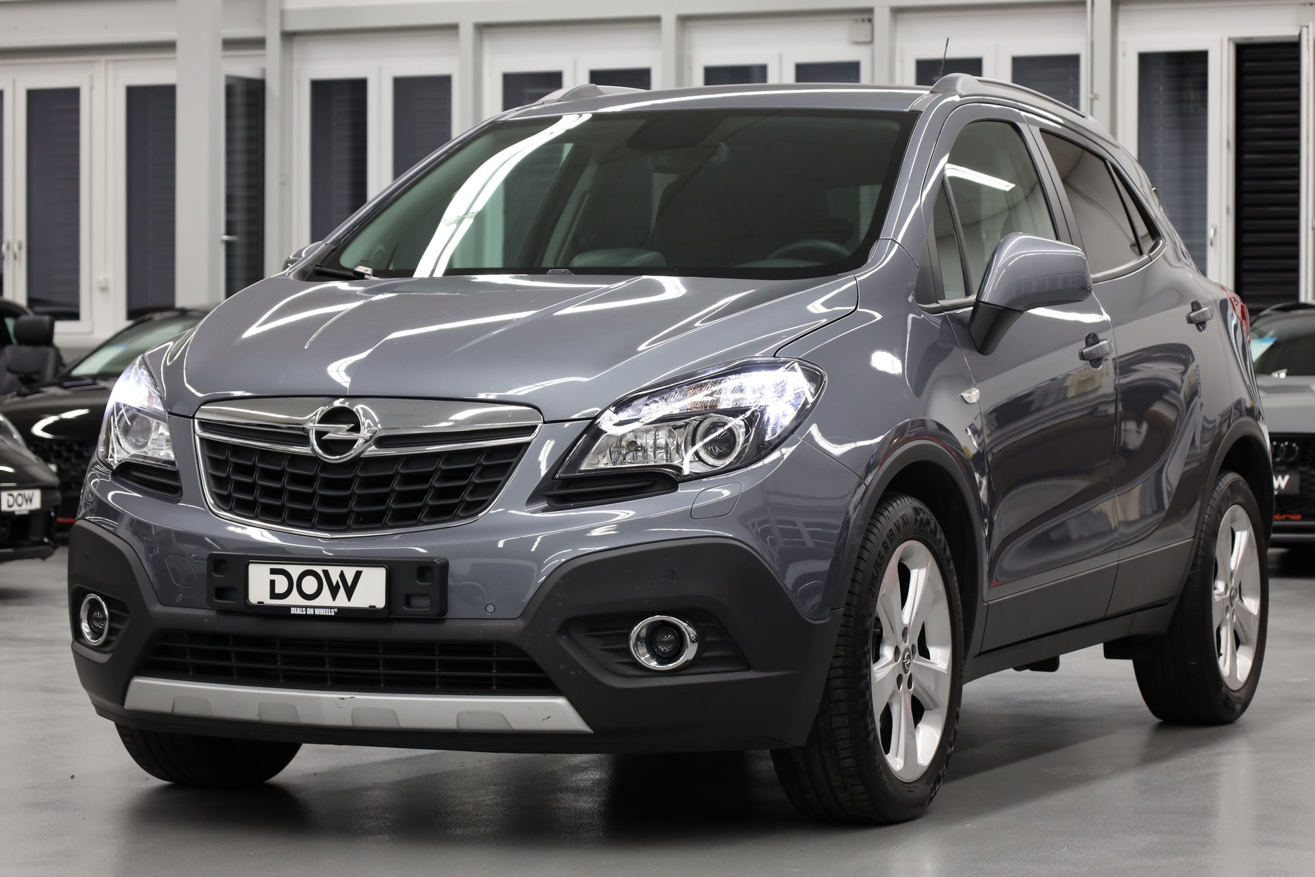 OPEL Corsa-e Elegance-showroom-element-2