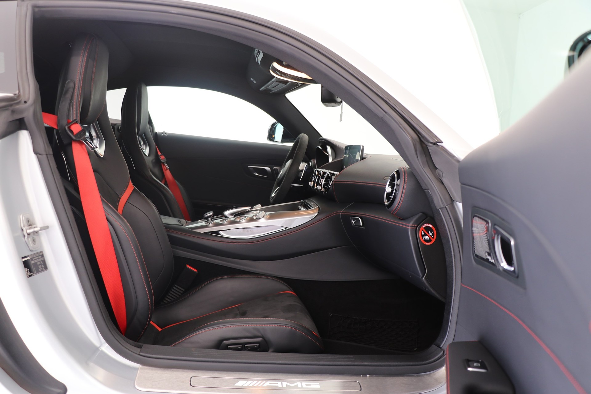 MERCEDES-BENZ AMG GT S Edition 1 Speedshift DCT-image-11