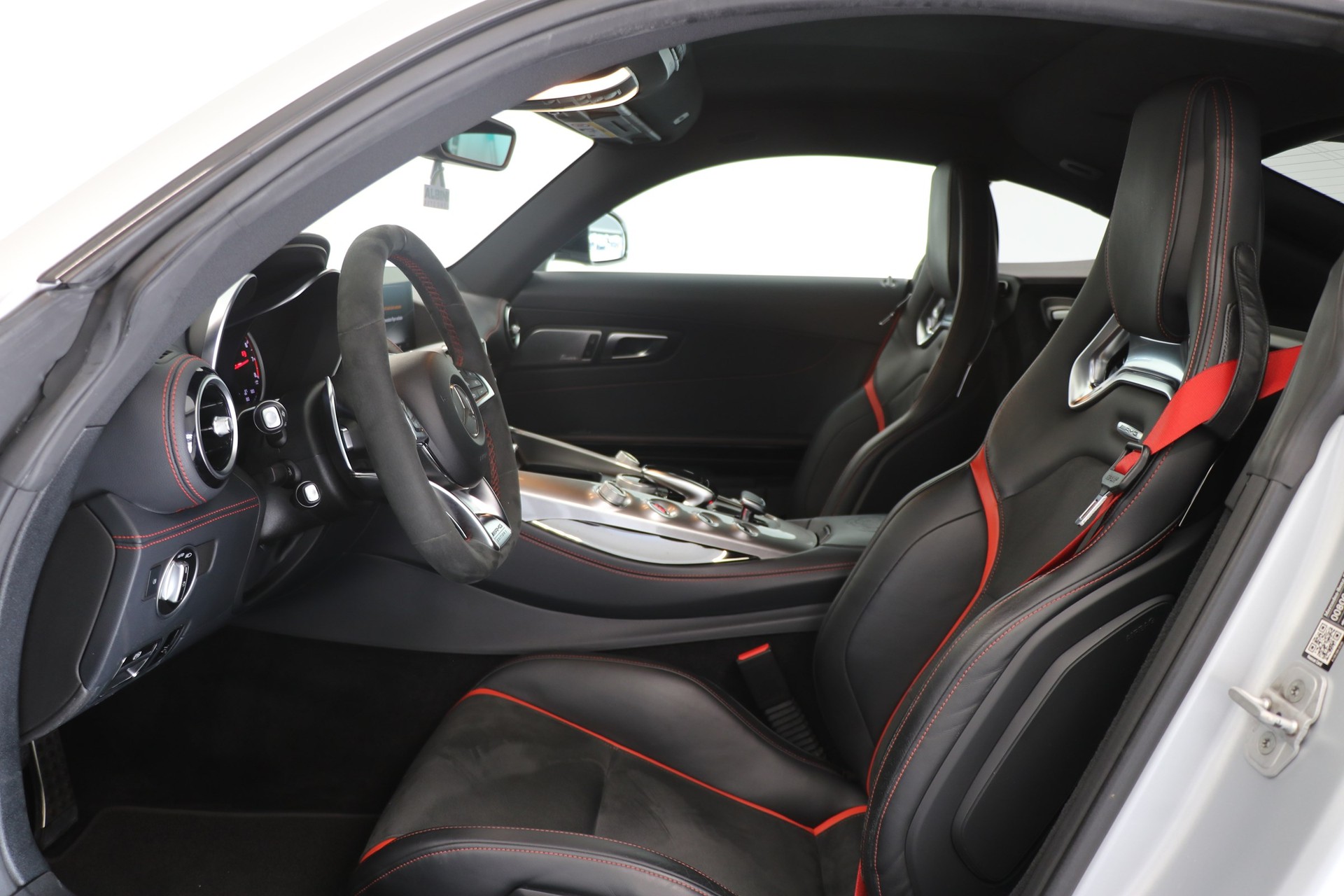 MERCEDES-BENZ AMG GT S Edition 1 Speedshift DCT-image-9