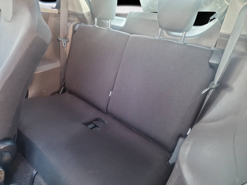 TOYOTA iQ 1.0 VVT-i Q-image-9