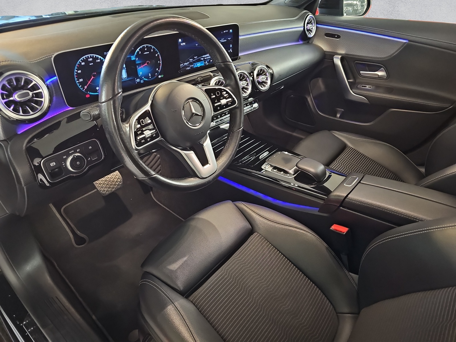 MERCEDES-BENZ CLA Shooting Brake 200 Progressive 7G-DCT-image-5