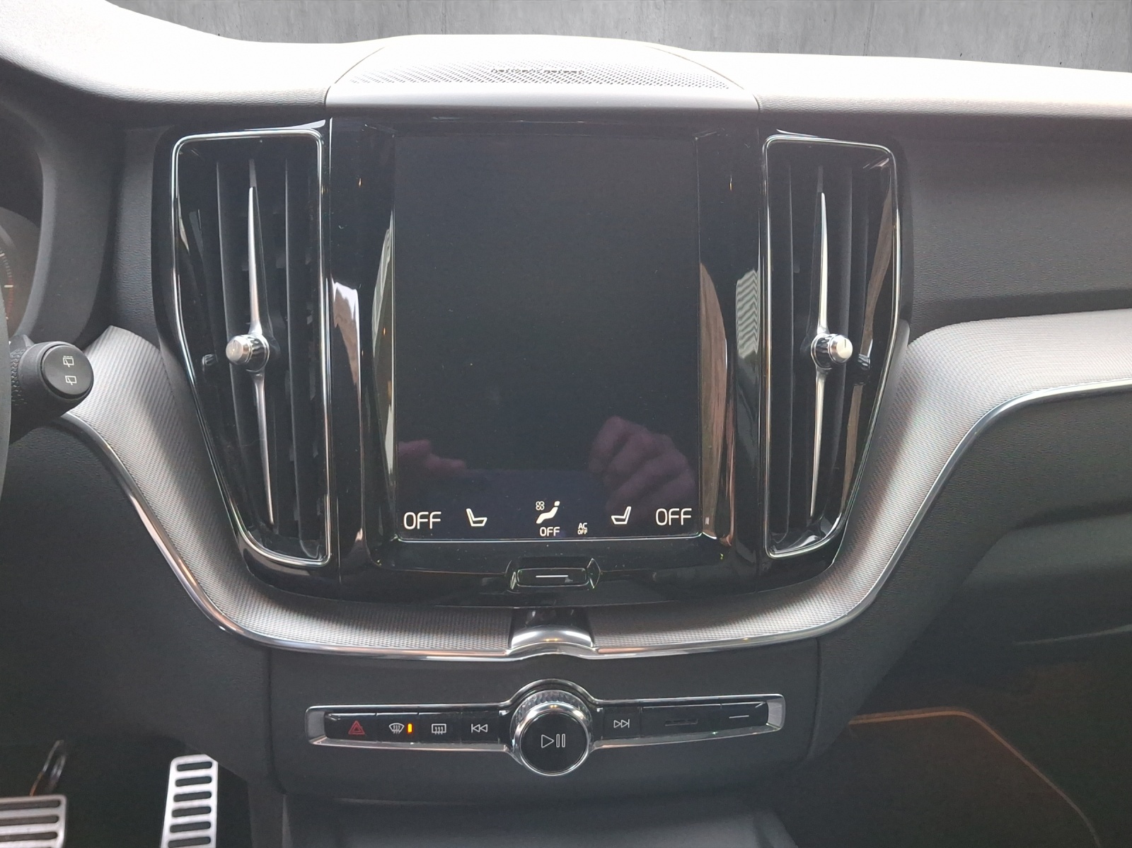 Image VOLVO XC60 XC60 B4 Diesel Mild Hybrid AWD R-Design Geartronic