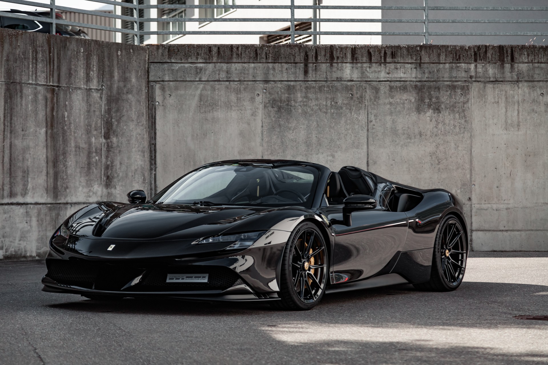 FERRARI SF90 Spider-showroom-element-1