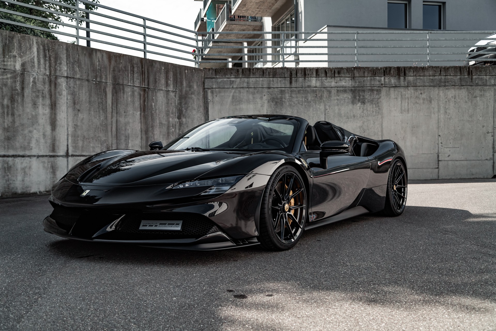 FERRARI SF90 Spider-showroom-element-3