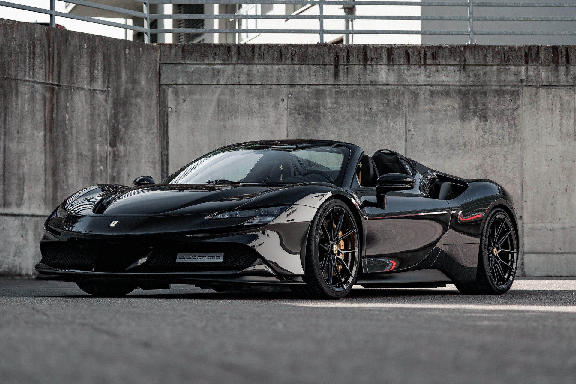 FERRARI SF90 Spider-showroom-element-2