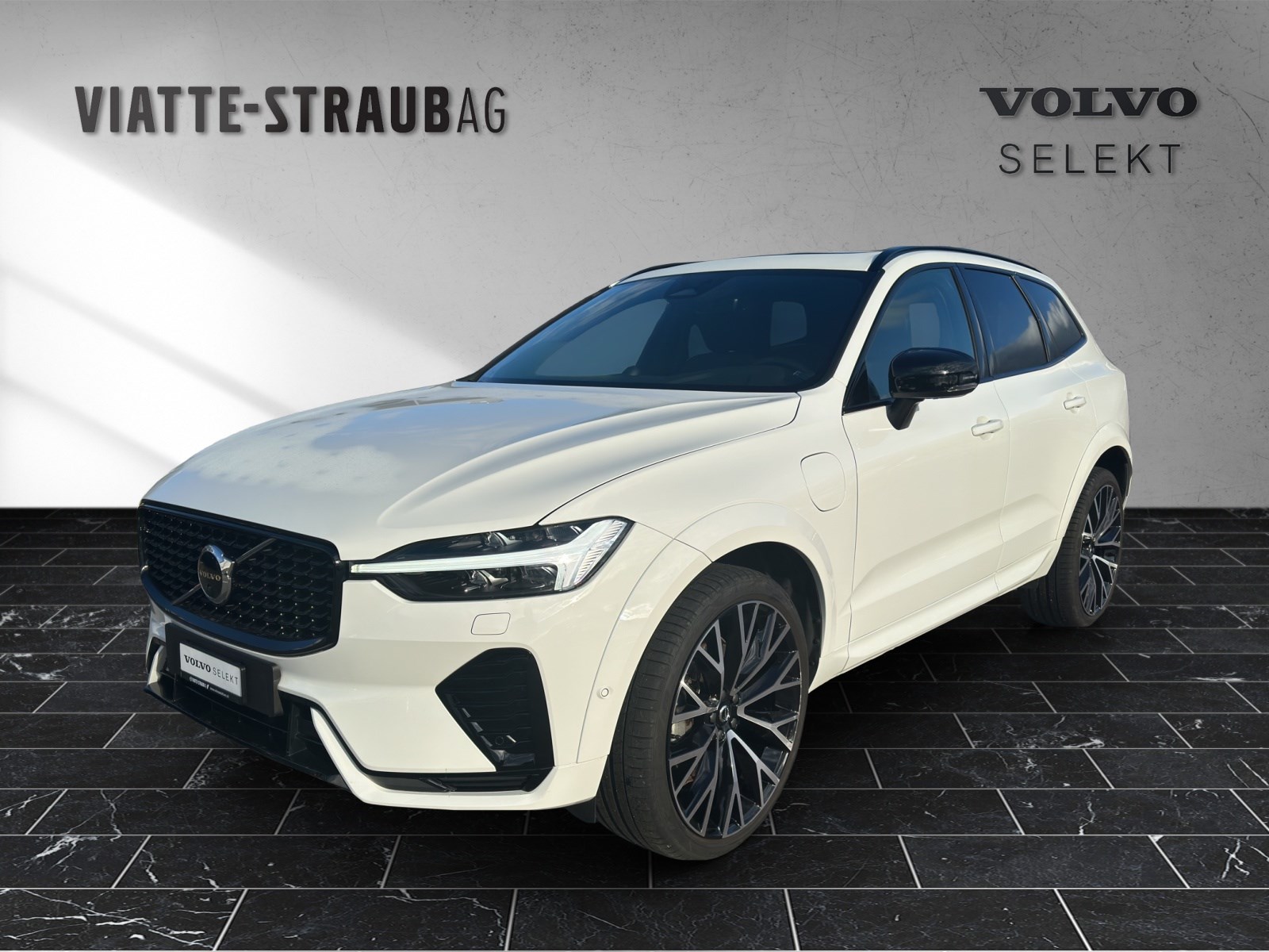 VOLVO XC60 2.0 T6 TE R-Design eAWD