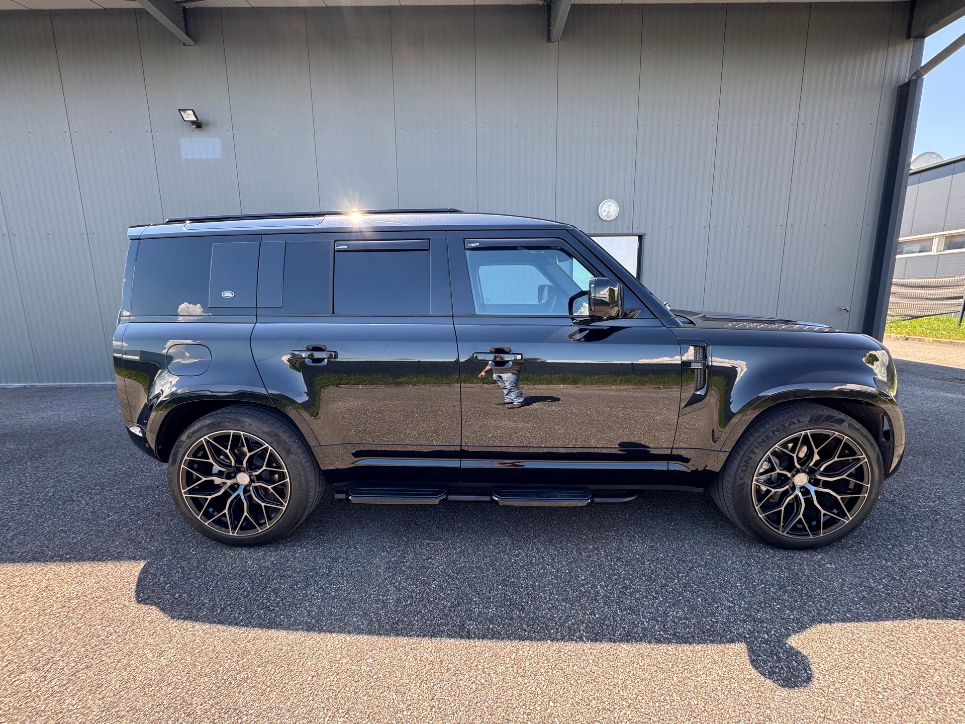 LAND ROVER Defender 110 3.0 D I6 250 X-Dynamic SE AWD AT8