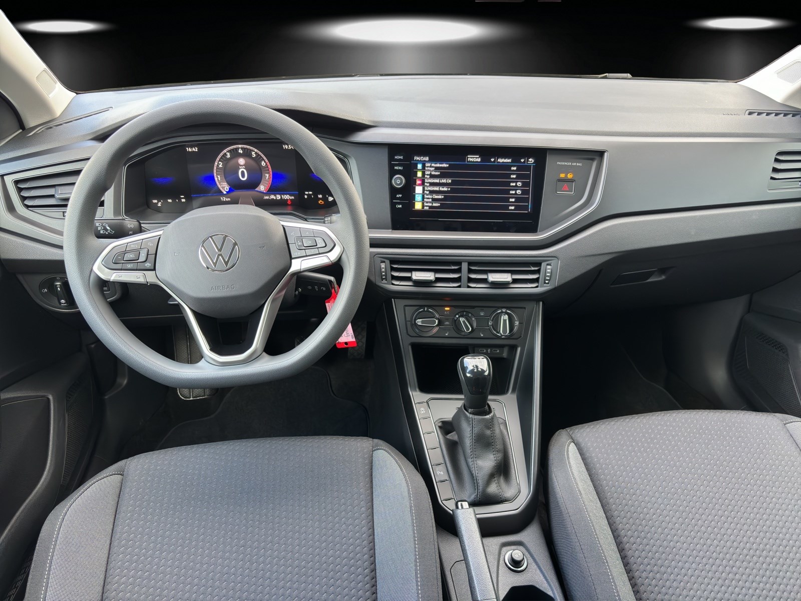 VW Polo 1.0 TSI Basis-image-10