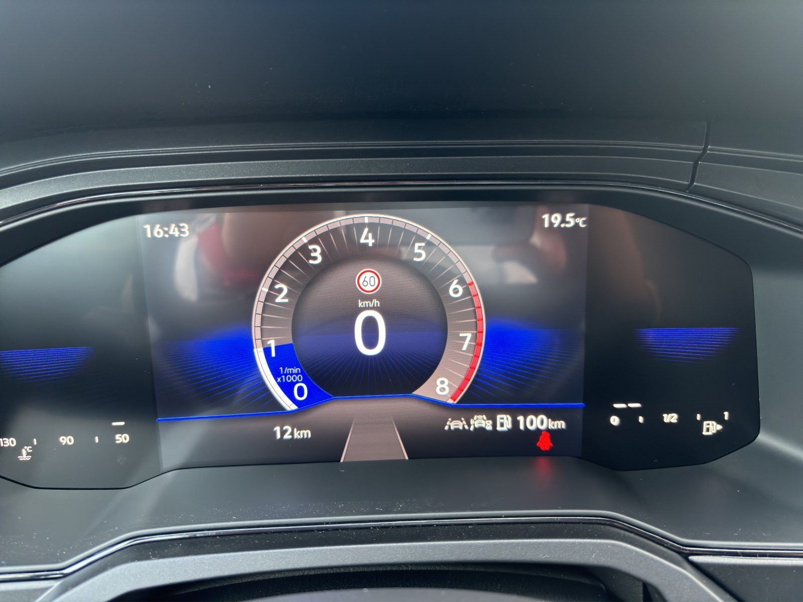VW Polo 1.0 TSI Basis-image-12