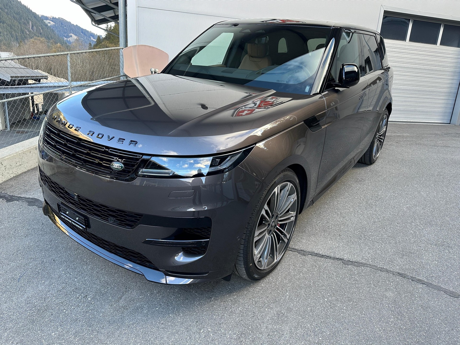 LAND ROVER Range Rover Sport 3.0 I6 P550e Autobiography-showroom-element-1