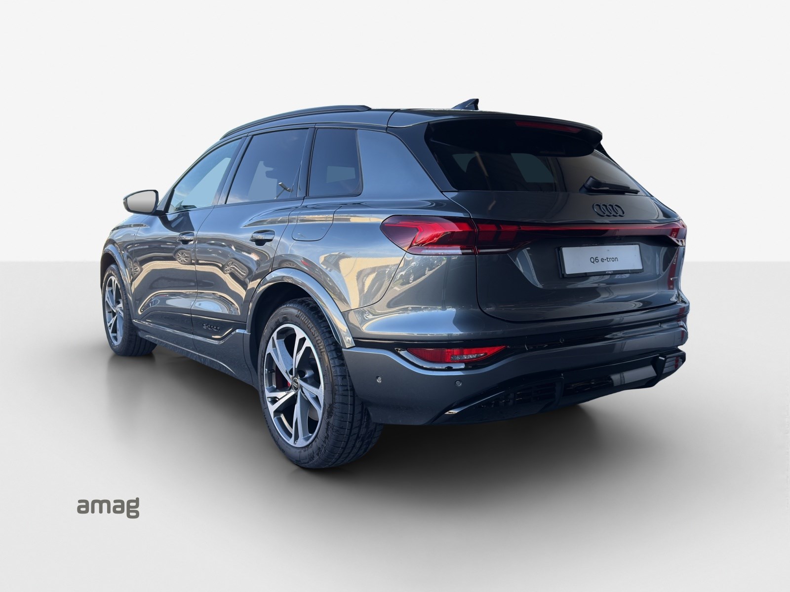 AUDI Q6 e-tron quattro-showroom-element-2