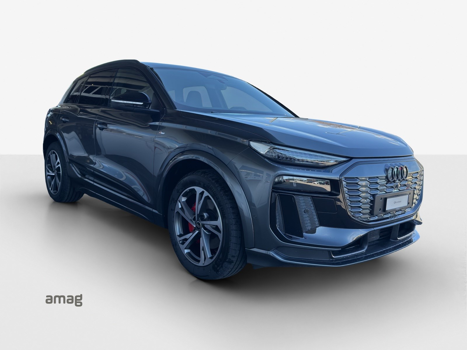 AUDI Q6 e-tron quattro-image-5