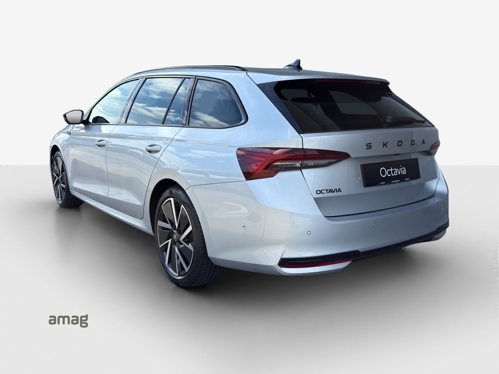 SKODA Octavia Combi 1.5 TSI mHEV DSG Sport Line-showroom-element-2