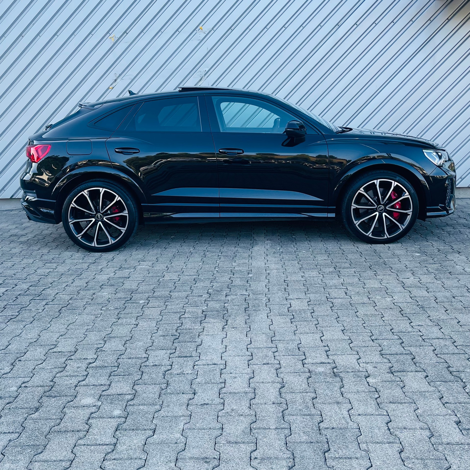 AUDI RS Q3 Sportback quattro S tronic-showroom-element-1