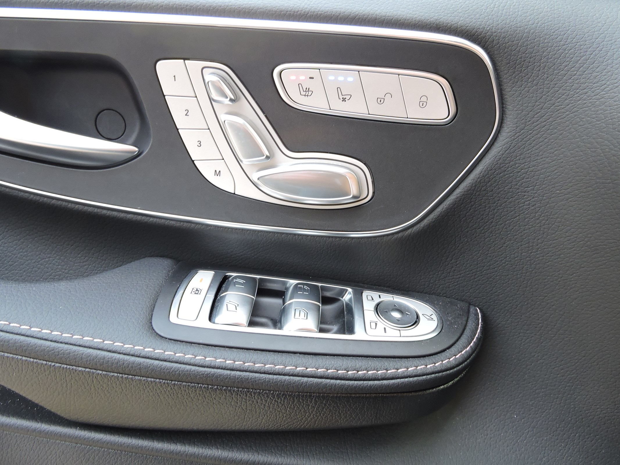 Image MERCEDES-BENZ EQV-300 EQV 300