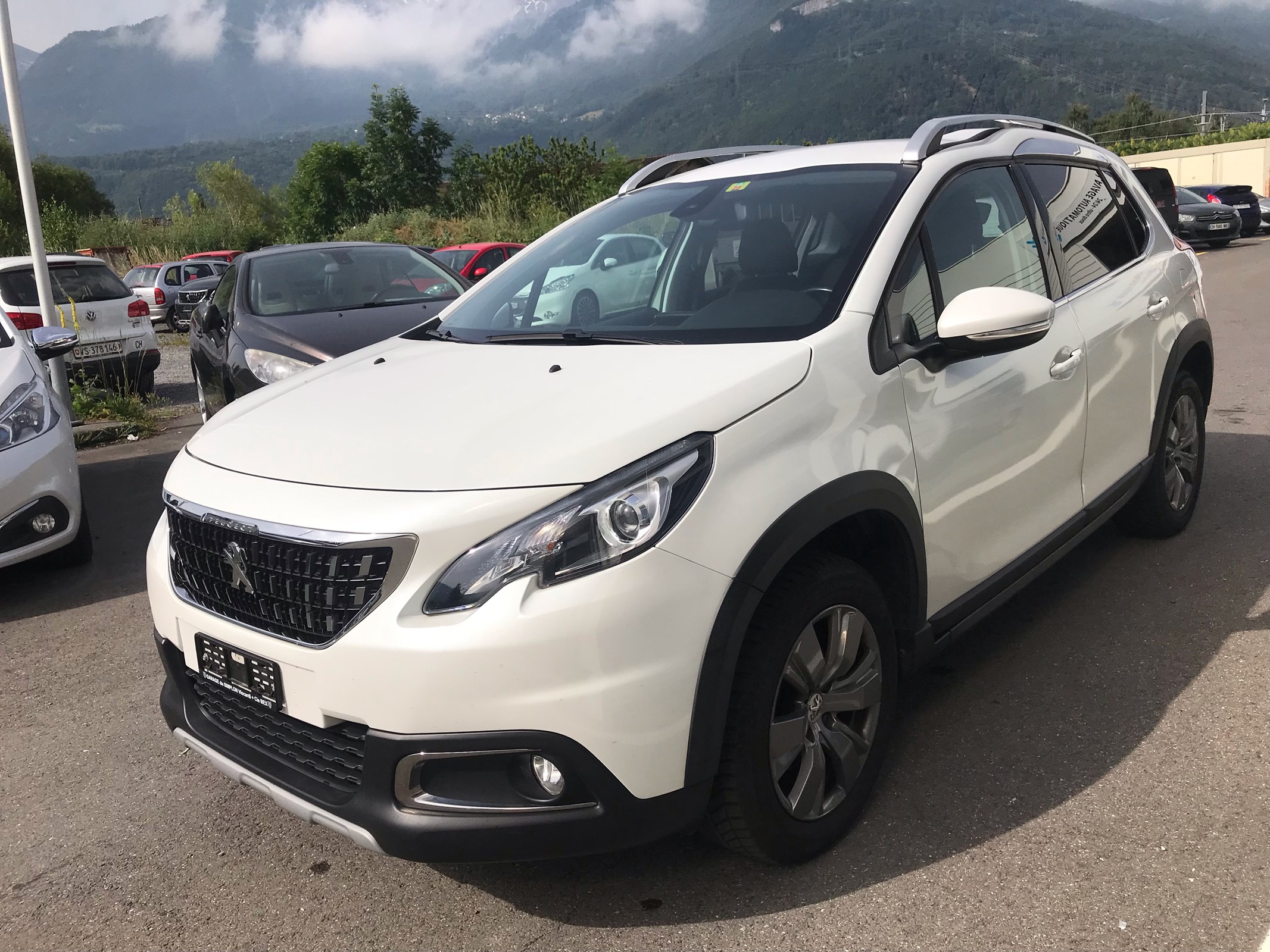 PEUGEOT 2008 1.2 PureTech (SUV / Gelndewagen)