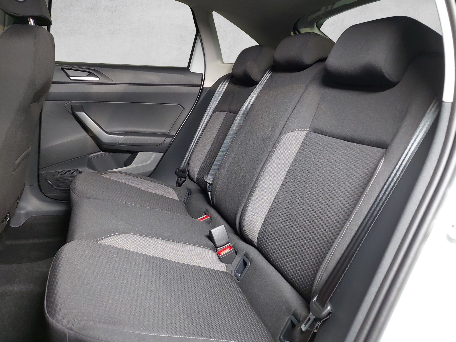 VW Taigo 1.0 TSI Life DSG-image-8