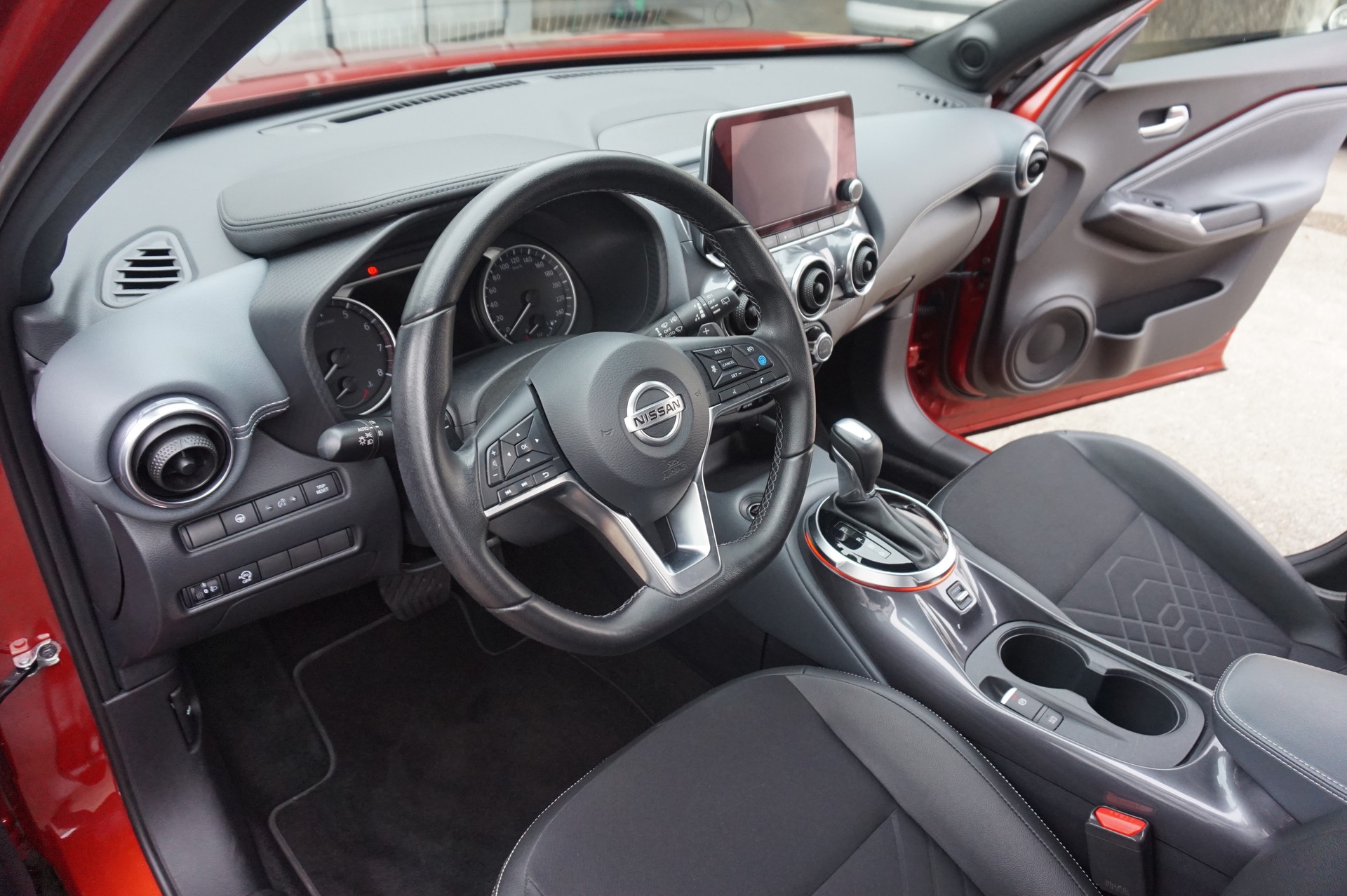 NISSAN Juke 1.0 DIG-T tekna DCT-image-8