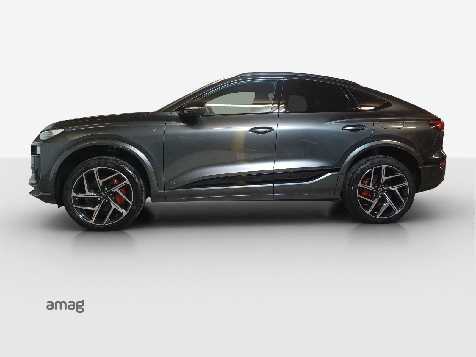 AUDI Q6 Sportback e-tron quattro-showroom-element-1