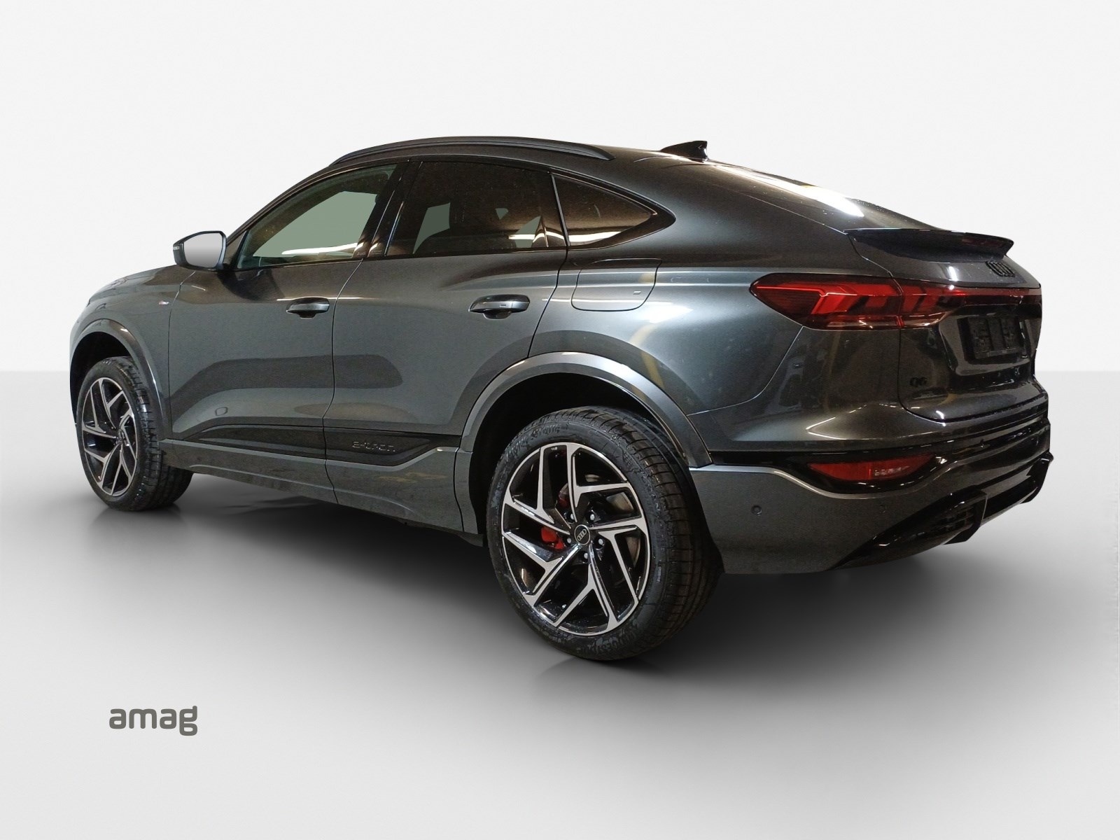 AUDI Q6 Sportback e-tron quattro-showroom-element-2