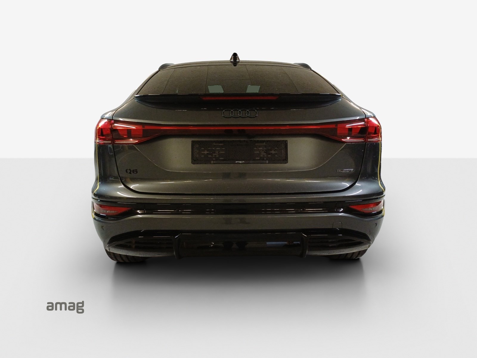 AUDI Q6 Sportback e-tron quattro-showroom-element-3