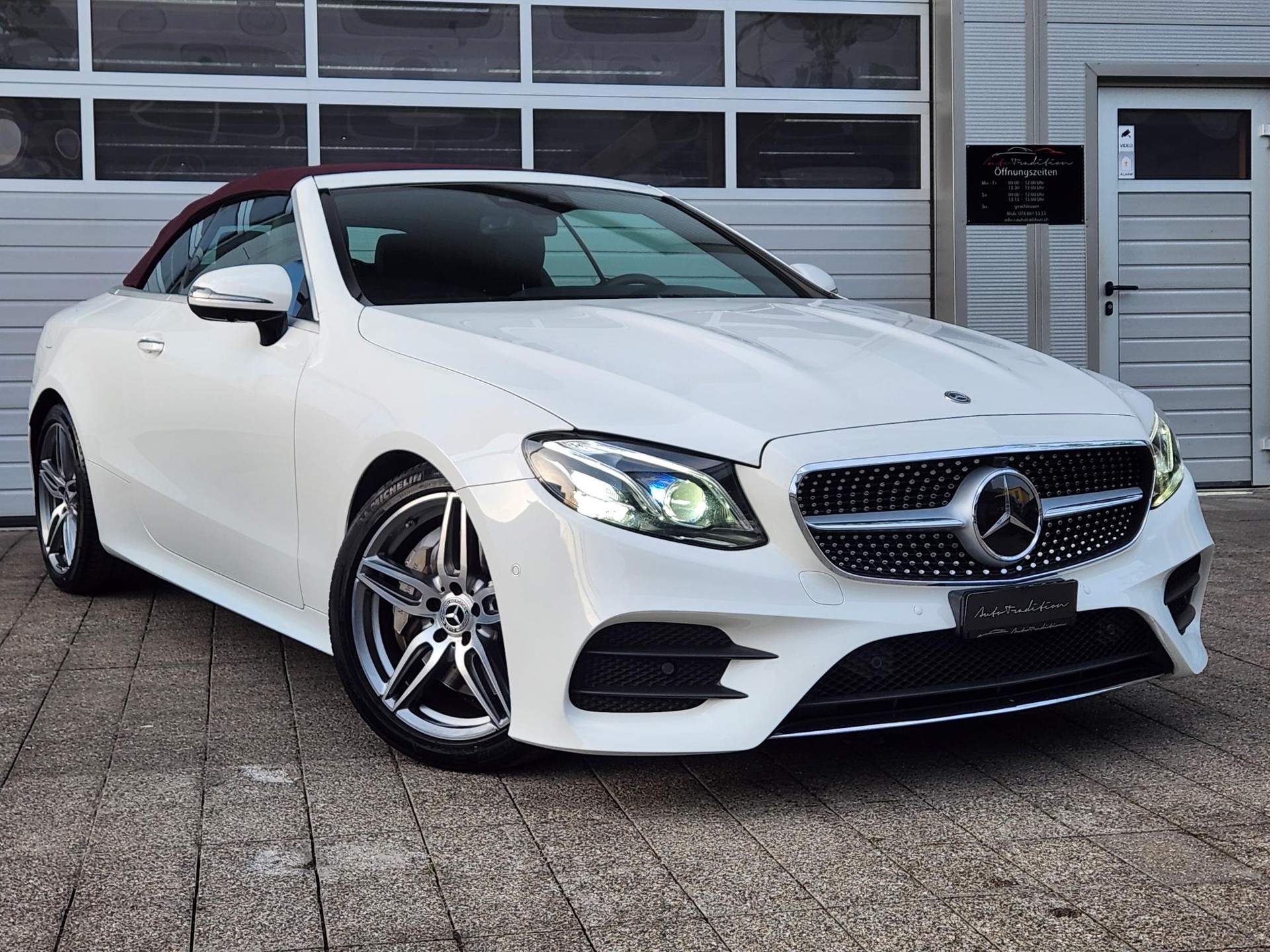 MERCEDES-BENZ E 300 Cabriolet AMG Line ** NACKENHEIZUNG - ADAPTIVE LED - SPUR ASISS. - TOTENWINKEL ASISS..- KAMERA - KEYLESS