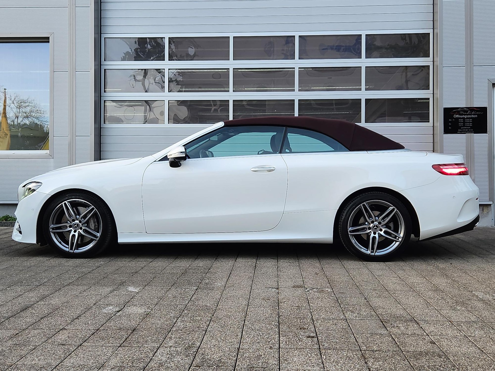 MERCEDES-BENZ E 300 Cabriolet AMG Line ** NACKENHEIZUNG - ADAPTIVE LED - SPUR ASISS. - TOTENWINKEL ASISS..- KAMERA - KEYLESS-showroom-element-3