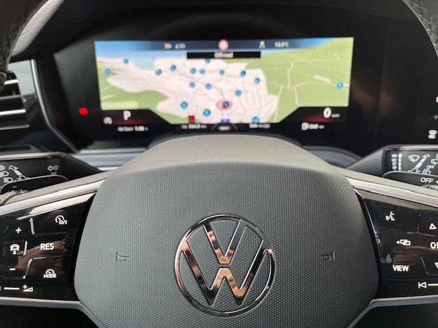 VW Touareg 3.0 TDI R-Line Tiptronic-image-13