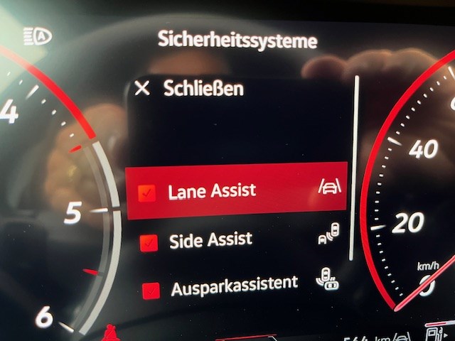 VW Touareg 3.0 TDI R-Line Tiptronic-image-12