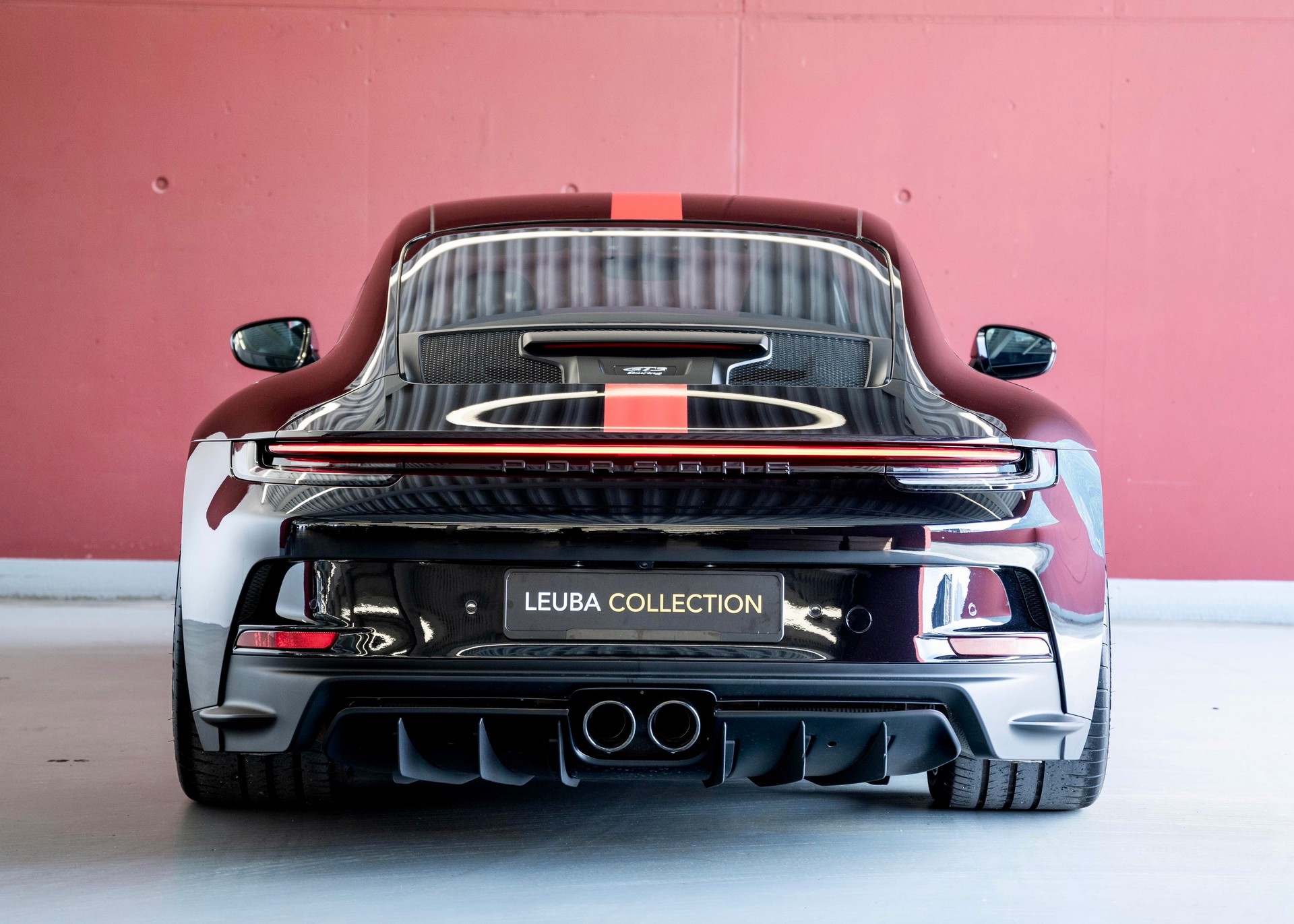 PORSCHE 911 GT3 Touring-showroom-element-3