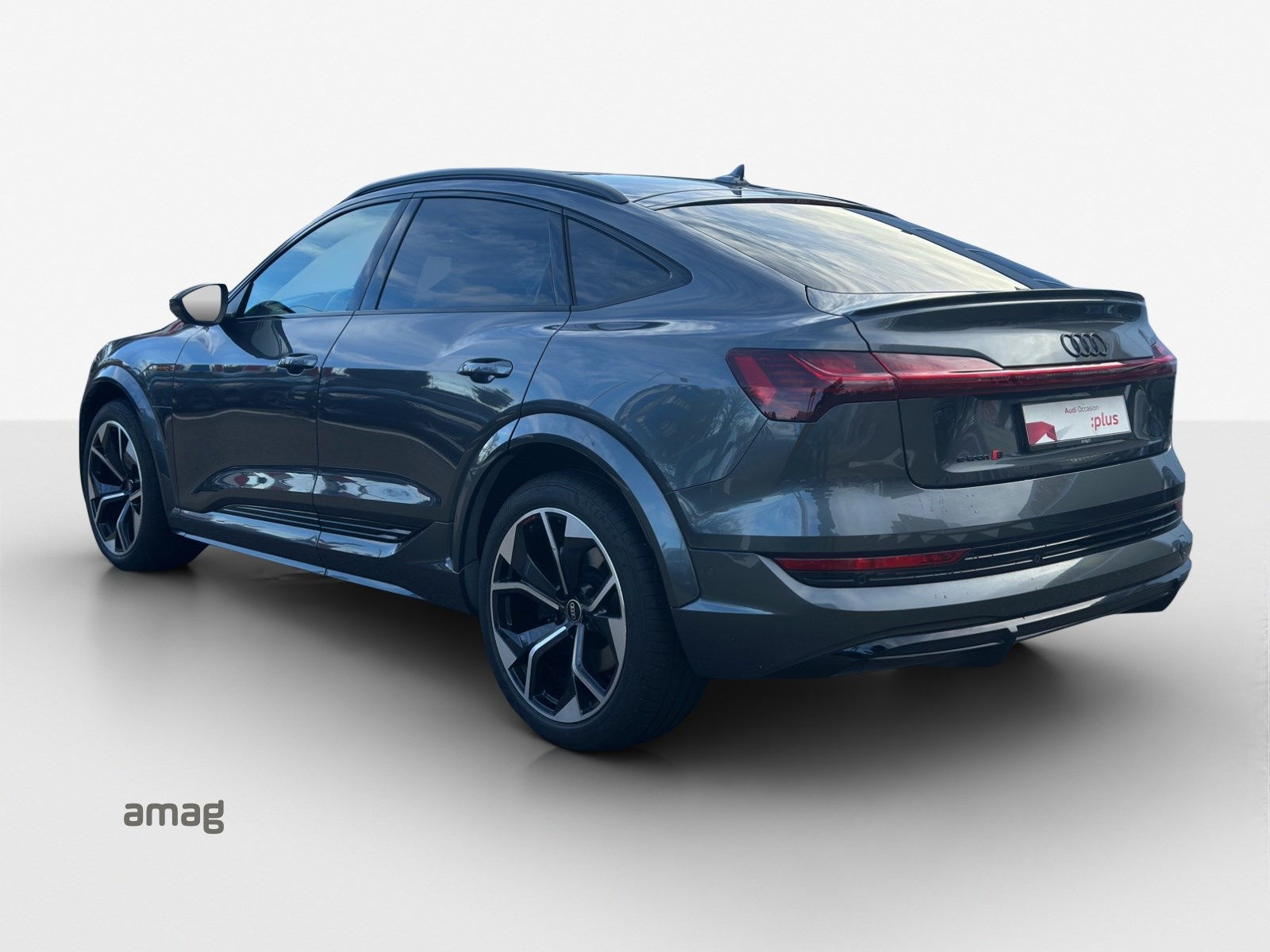 AUDI e-tron S Sportback quattro-showroom-element-2
