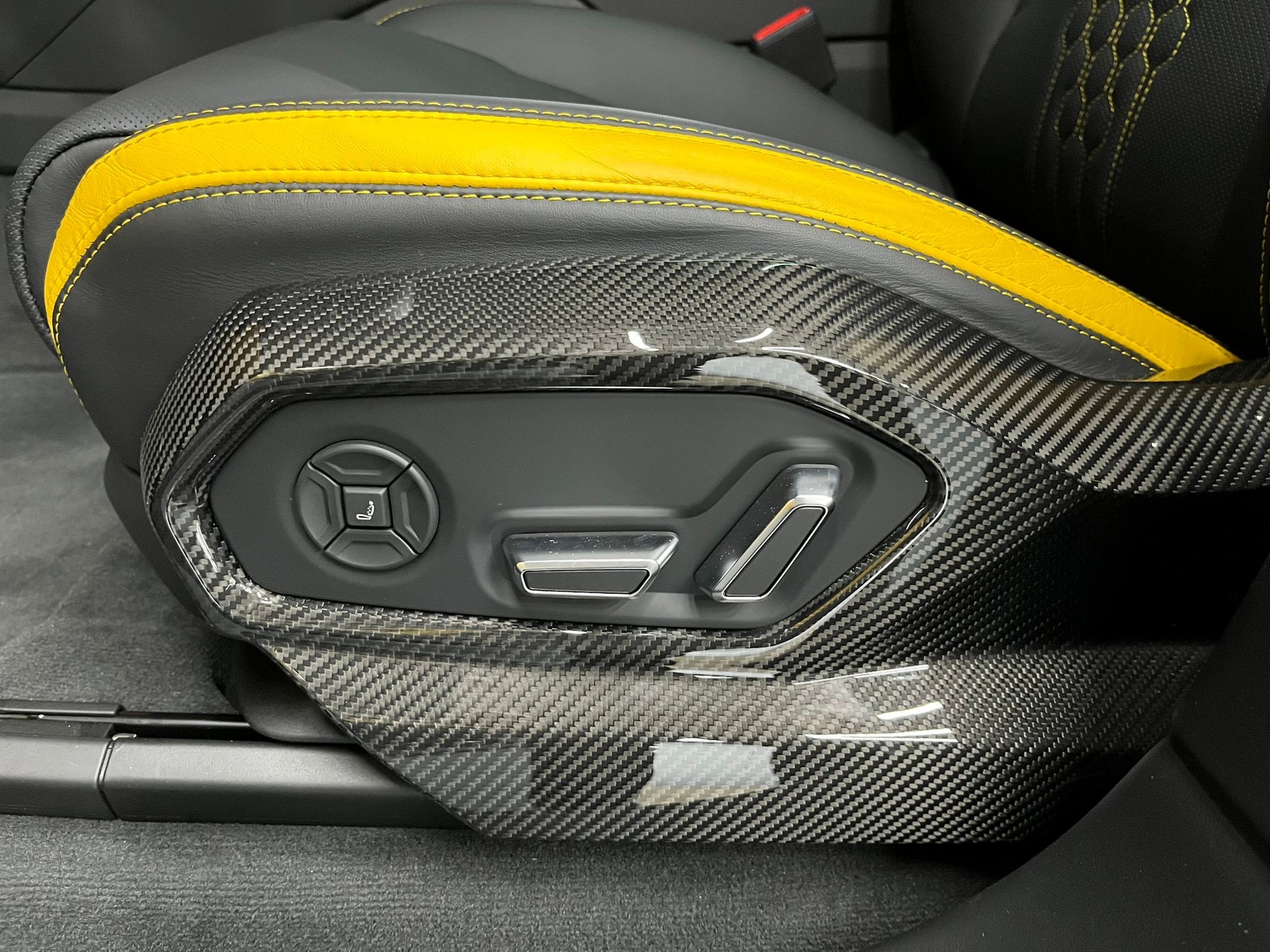 LAMBORGHINI ABT SCATENATO 840 PS-image-17