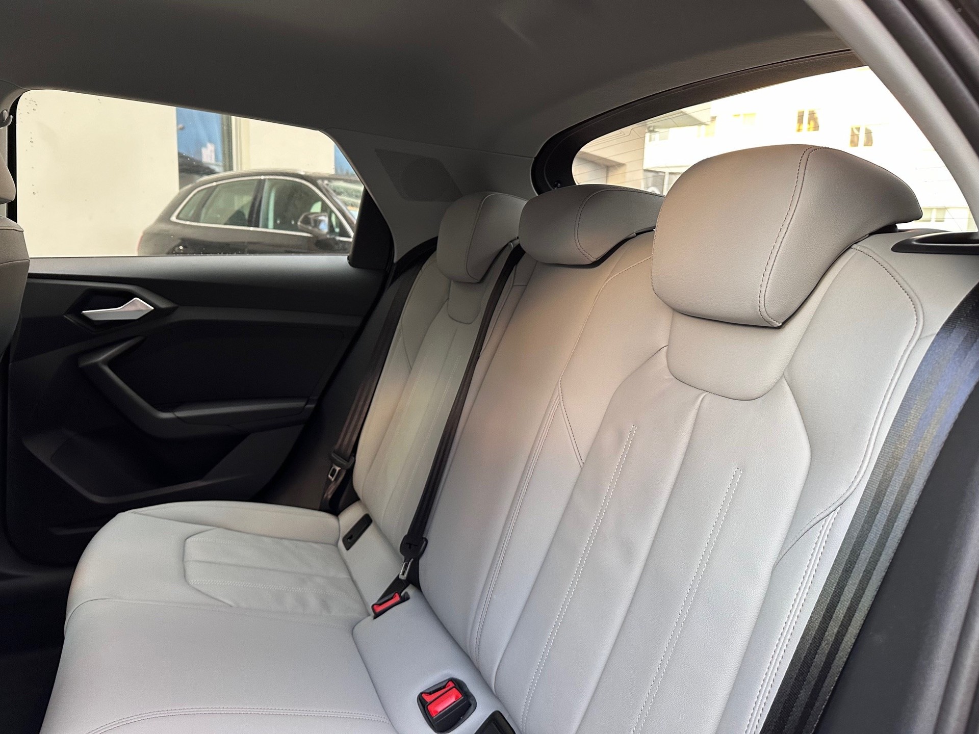 AUDI A1 allstreet 35 TFSI S-tronic-image-10