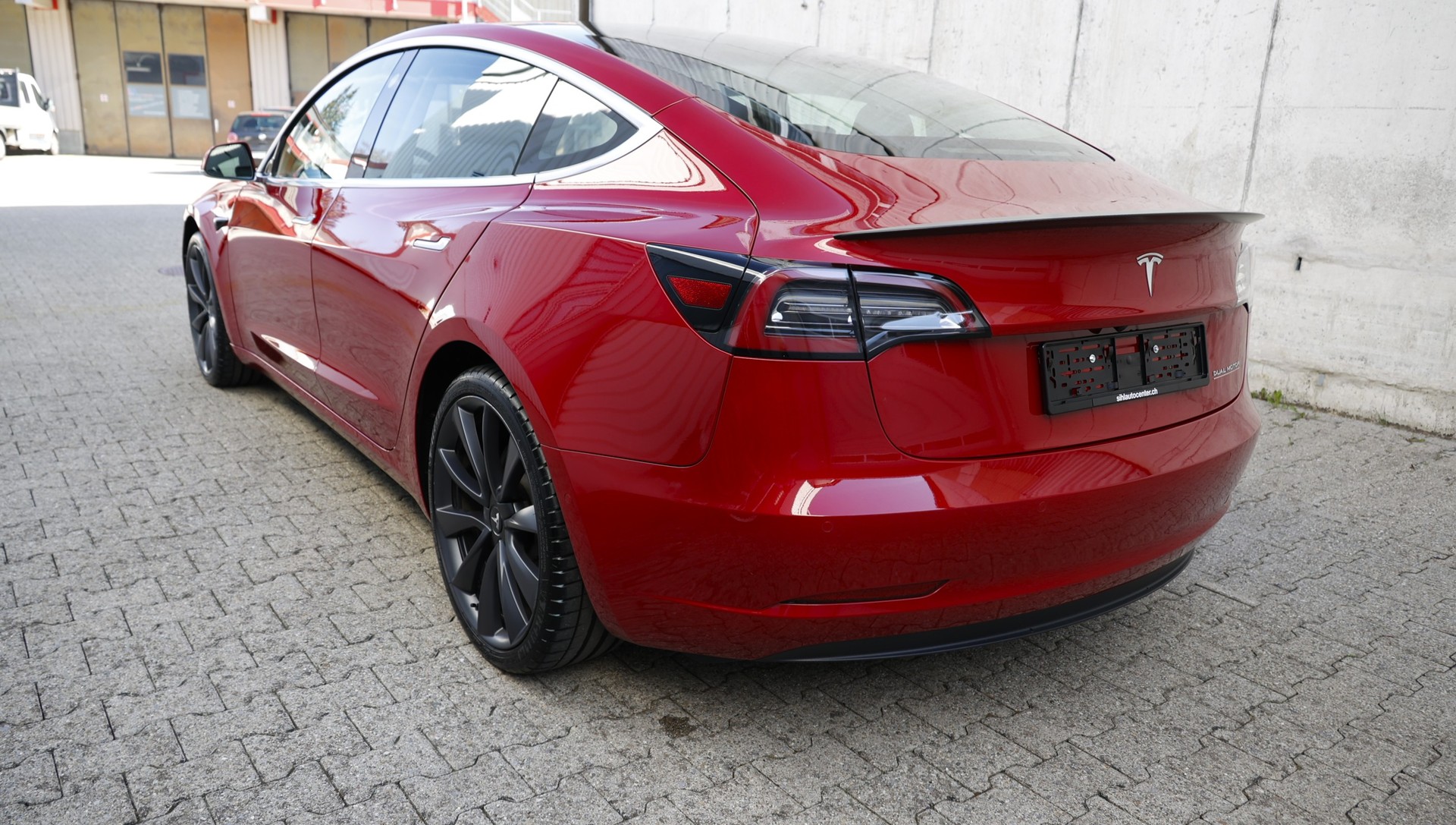 TESLA Model 3 Performance Dual Motor AWD-showroom-element-2