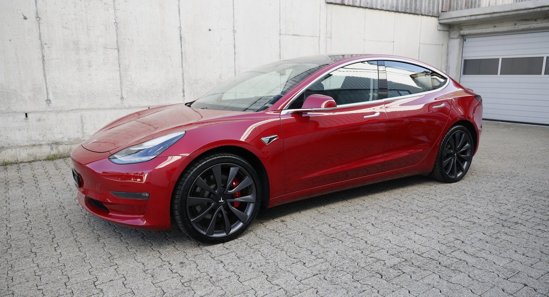 TESLA Model 3 Performance Dual Motor AWD-showroom-element-1
