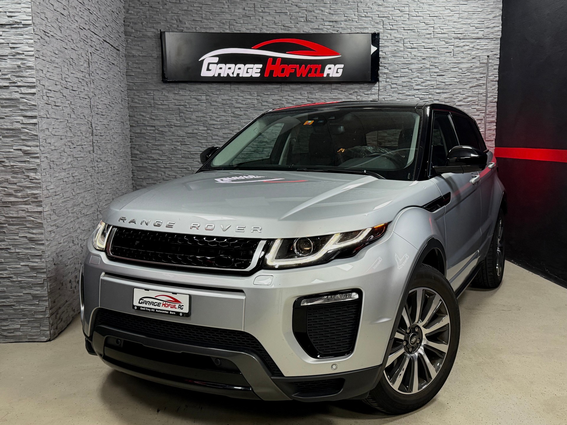 LAND ROVER Range Rover Evoque 2.0 Si4 SE Dynamic AT9-showroom-element-1