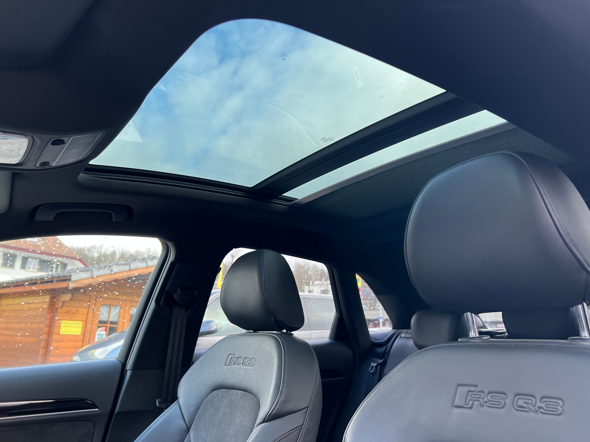 AUDI RS Q3 2.5 TFSI quattro S-tronic-image-5