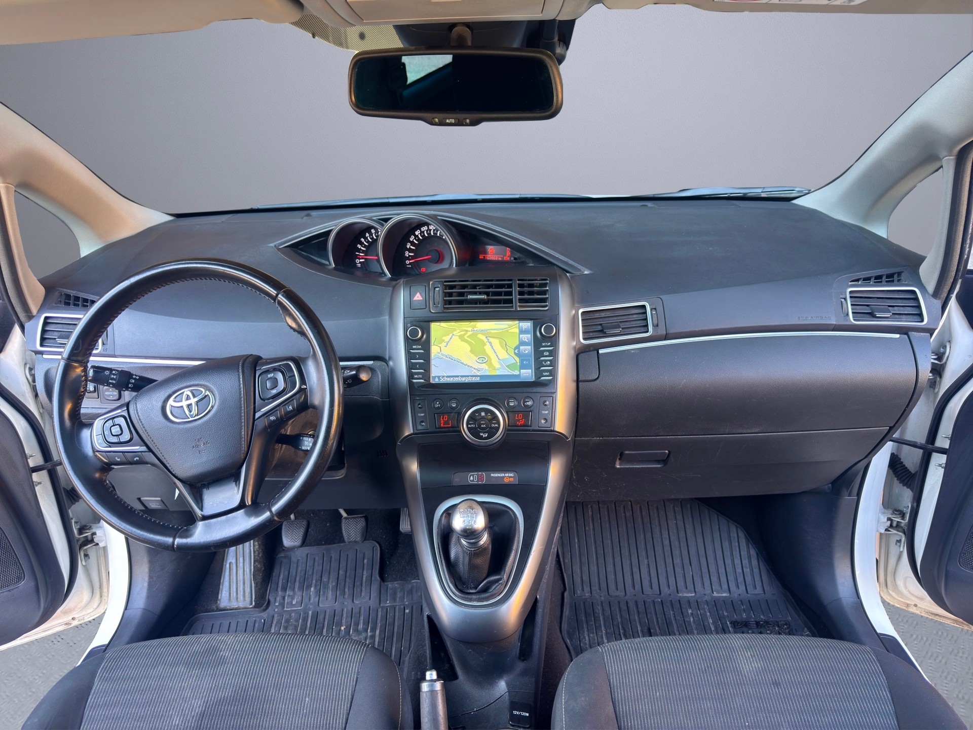 TOYOTA Verso 1.8 Limited Edition-image-15