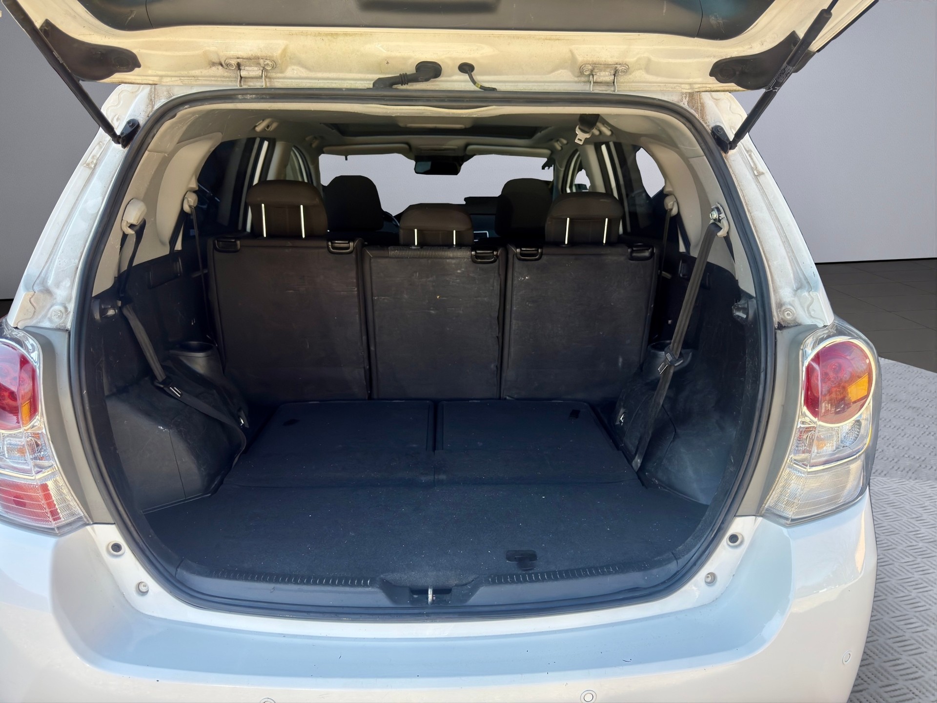 TOYOTA Verso 1.8 Limited Edition-image-14