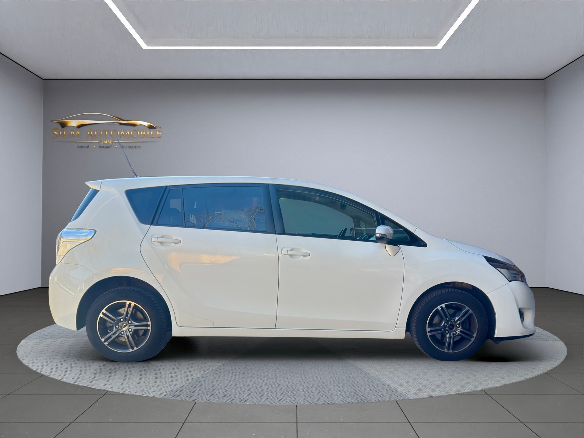 TOYOTA Verso 1.8 Limited Edition-image-4