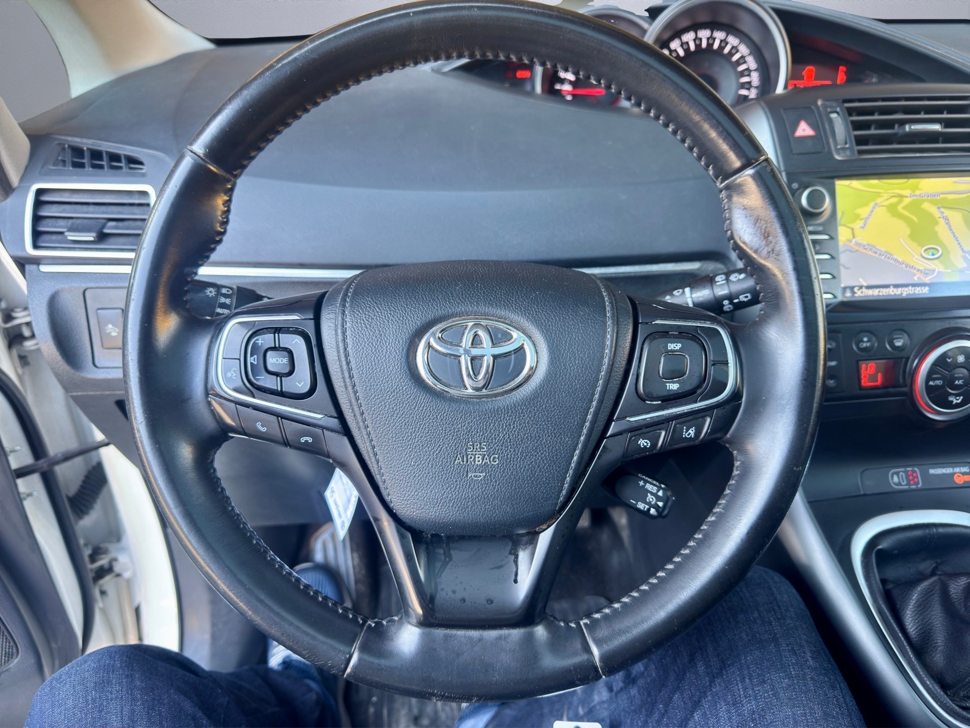 TOYOTA Verso 1.8 Limited Edition-image-16