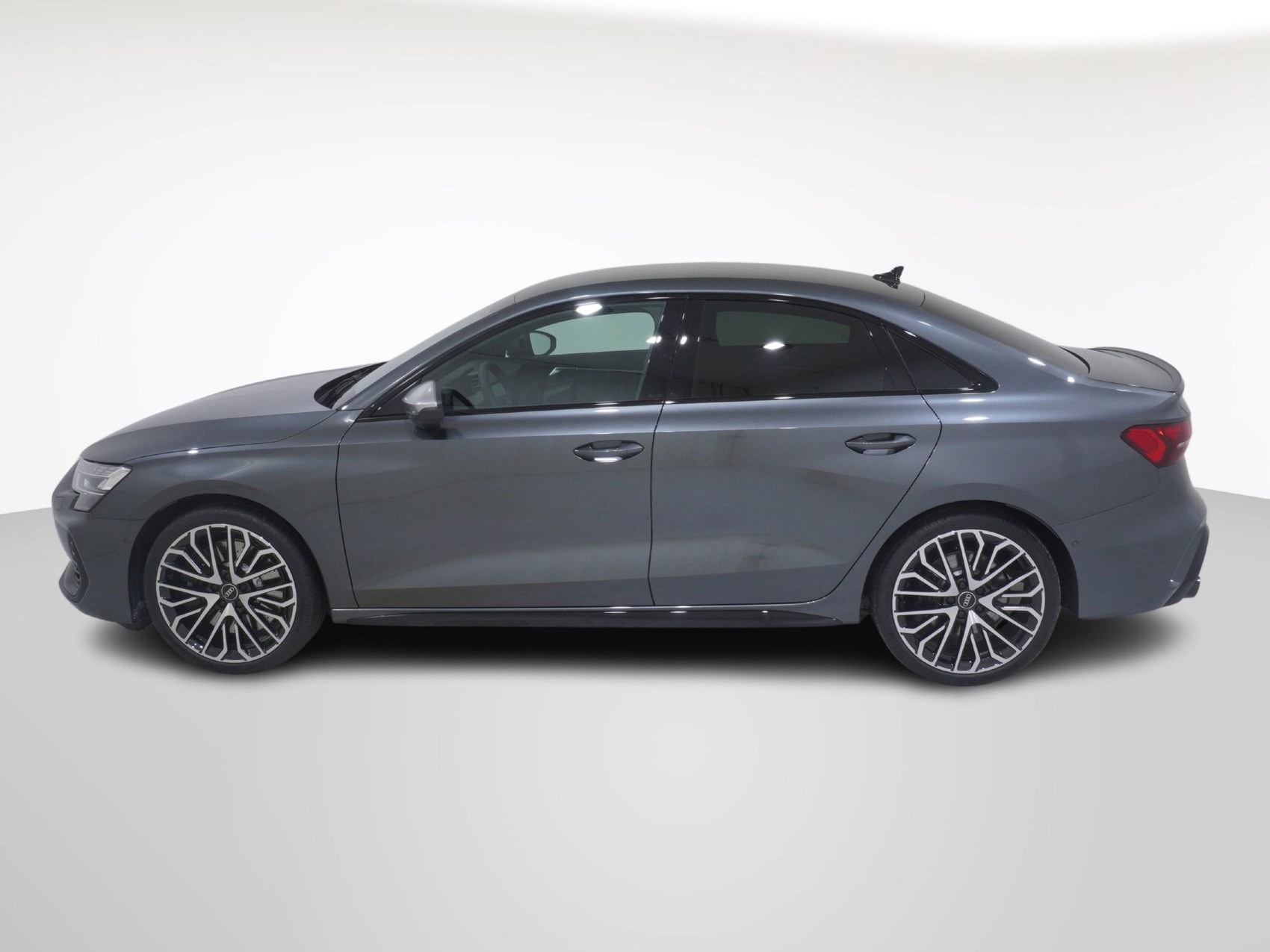 AUDI S3 Limousine 2.0 TFSI quattro S-Tronic-showroom-element-1
