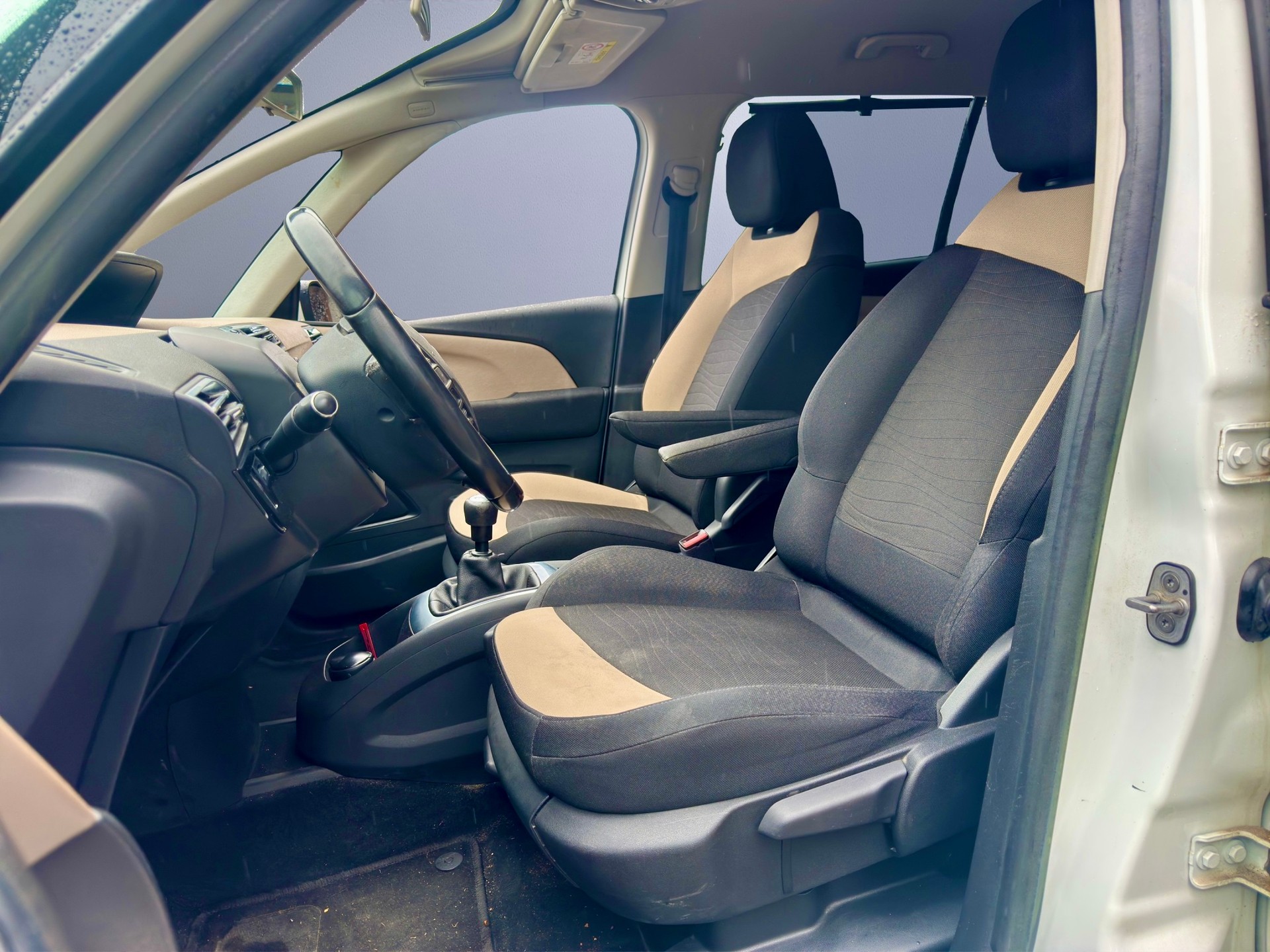 CITROEN Grand C4 Picasso 1.6 e-HDi Exclusive-image-8