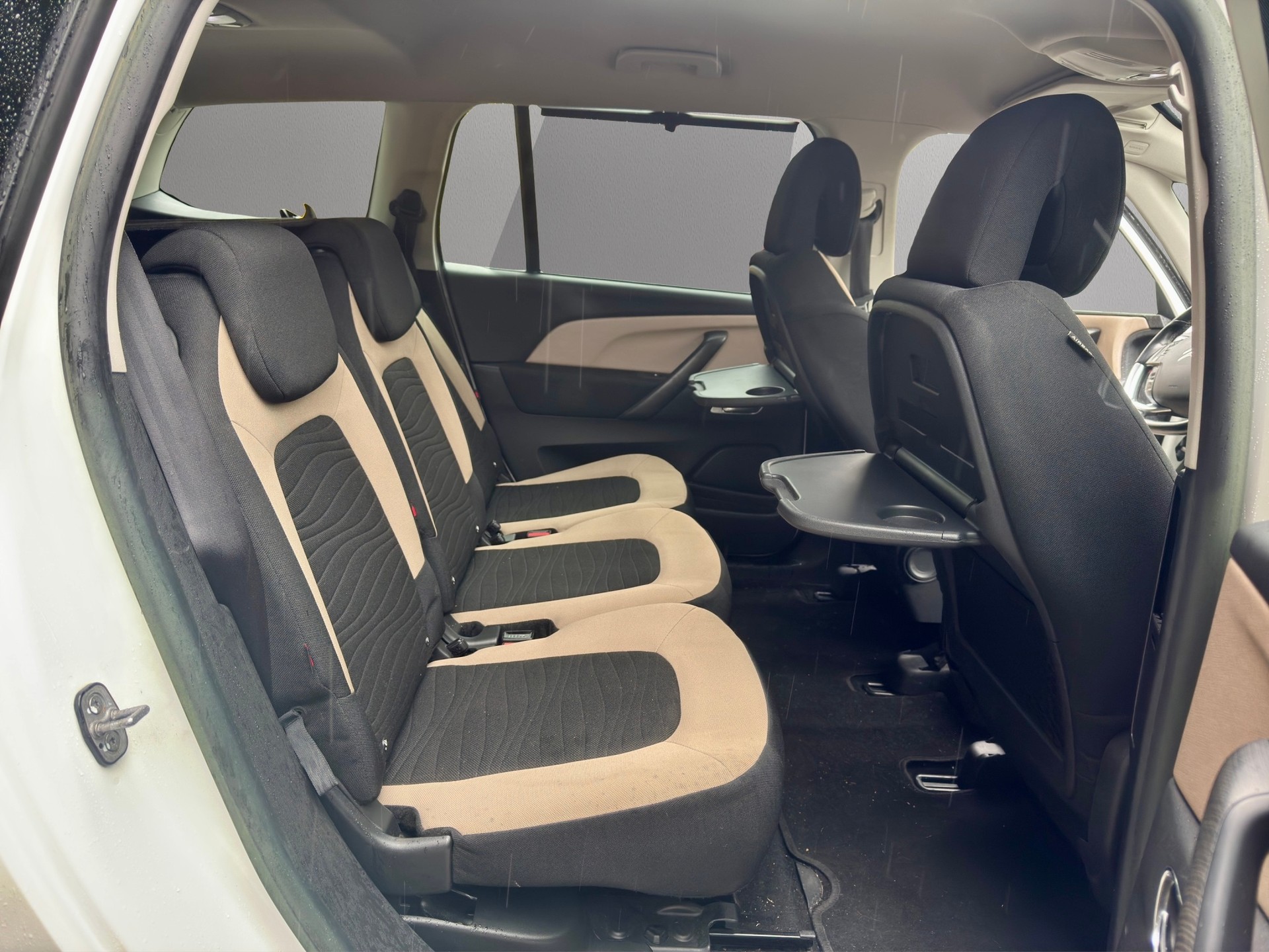CITROEN Grand C4 Picasso 1.6 e-HDi Exclusive-image-11