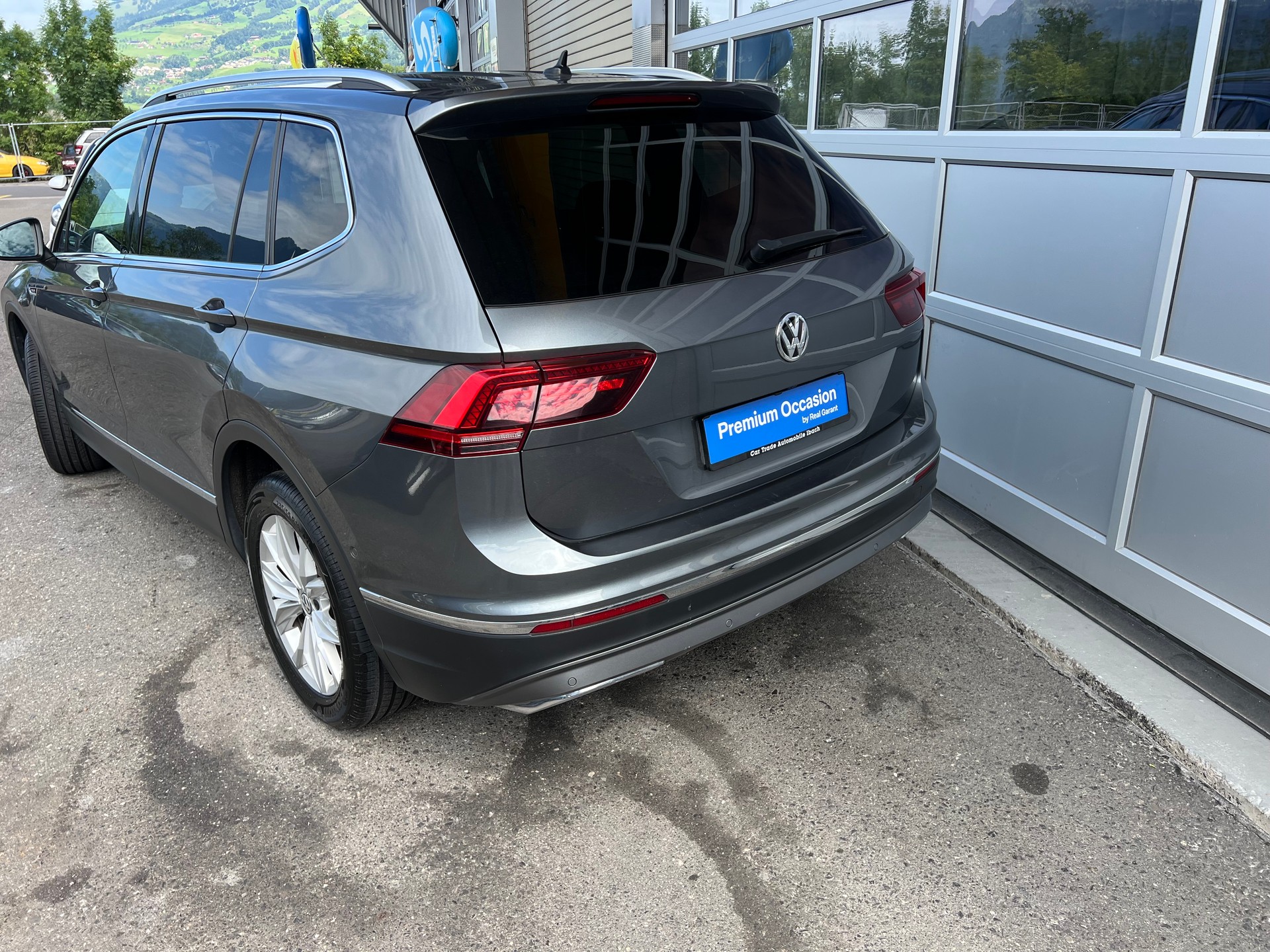 VW Tiguan Allspace 2.0TSI Highline 4x4 DSG * frisch ab MFK * möglich mit 1 Jahr Garantie ***-showroom-element-2