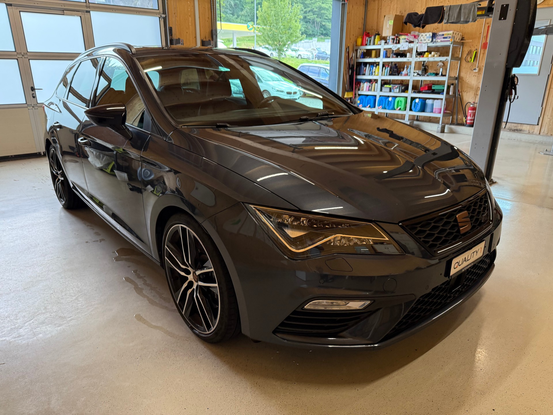 SEAT Leon ST 2.0 TSI Cupra 300 4 Drive DSG-showroom-element-2
