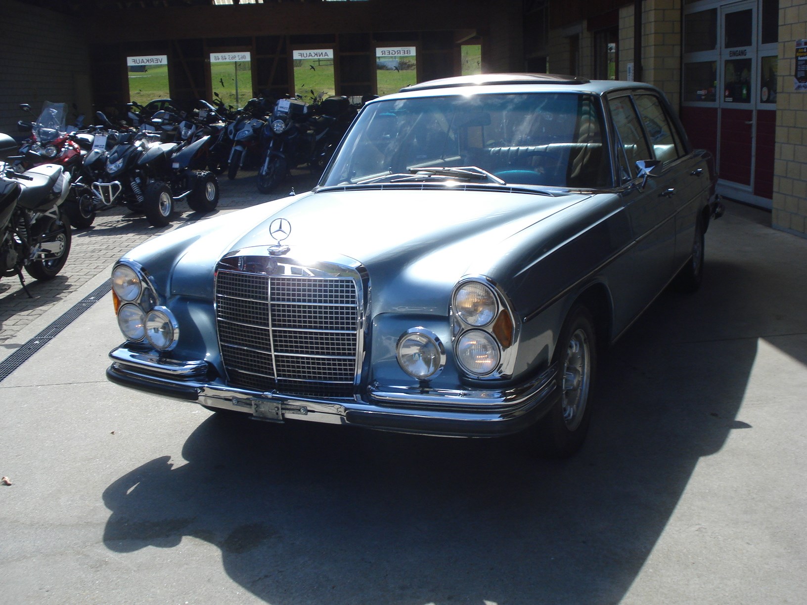 MERCEDES-BENZ 300 300 SEL-showroom-element-1